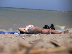Femei goale pozate pe plaja nudism