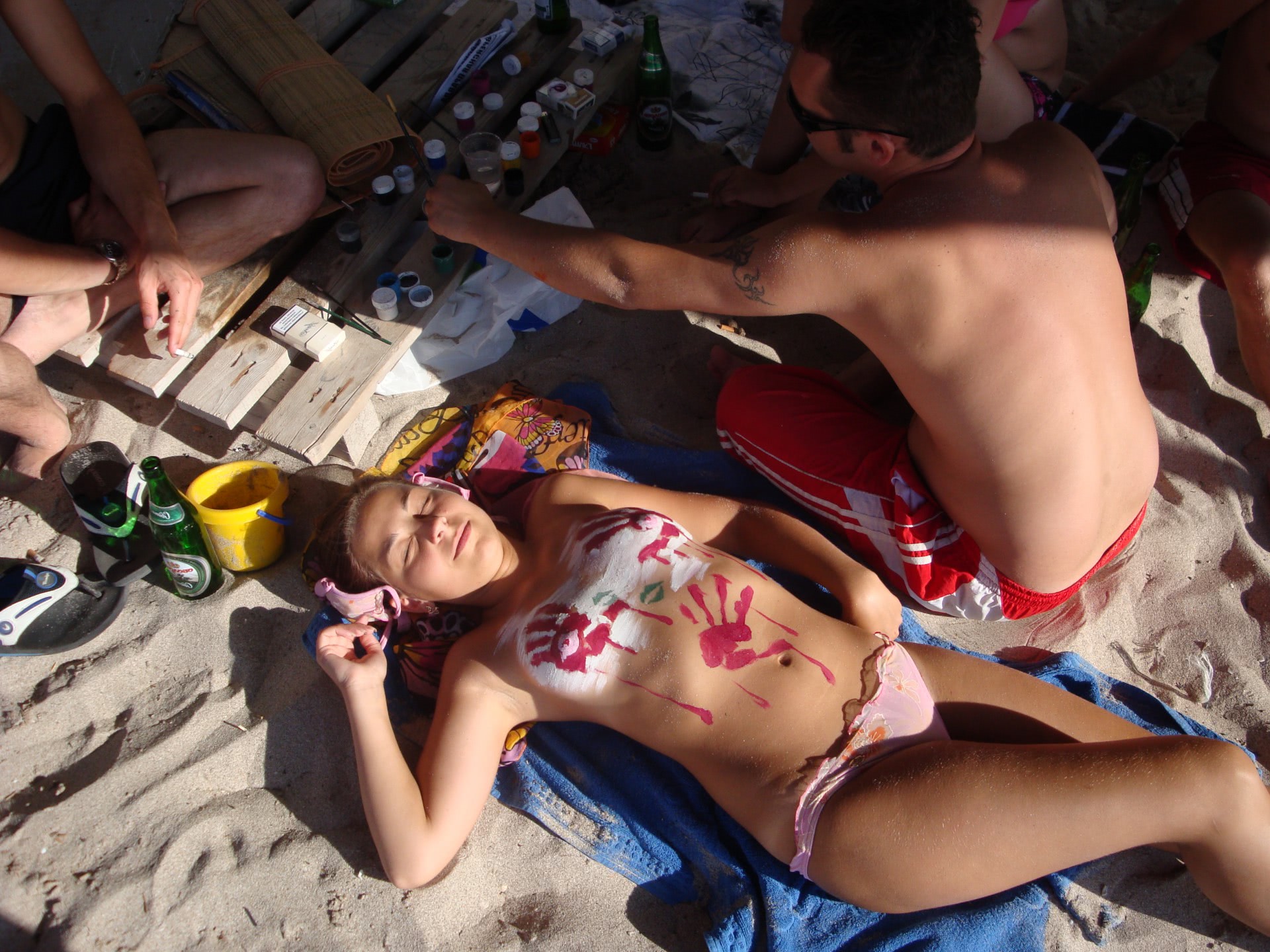 femei nud la plaja dezbracate ratajkowski