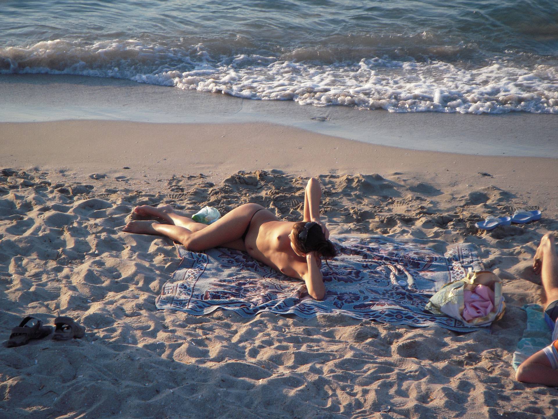 femei nud la plaja sexy imagini
