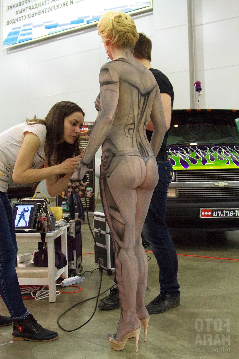 nud sexy body painting