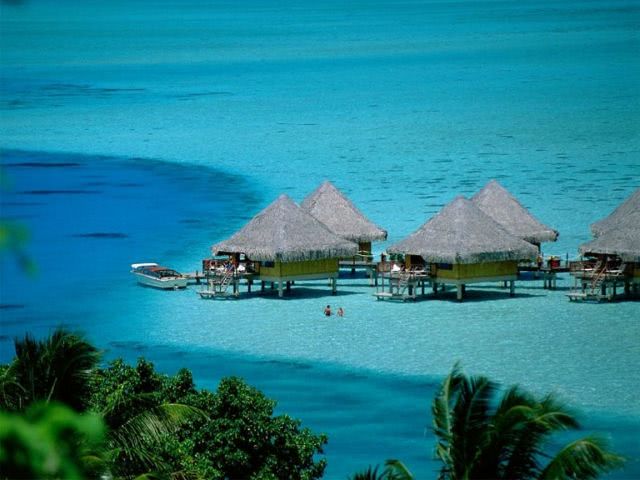 Backyard_Pool_Bora_Bora_French_Polynesia