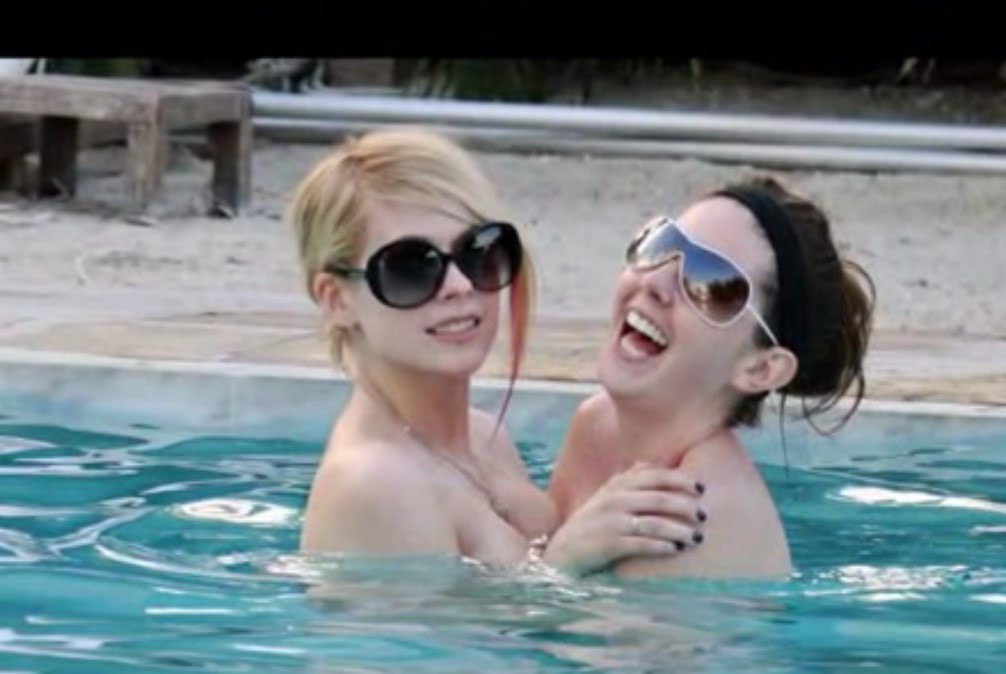 teen Avril Lavigne Naked jpg teen Avril Lavigne Naked