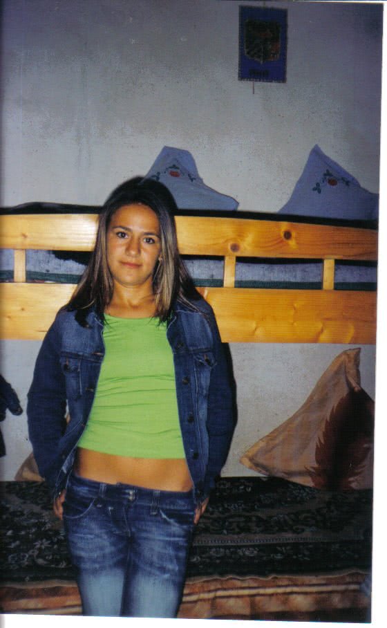 doua fete si o cupa jpg doua fete si o cupa