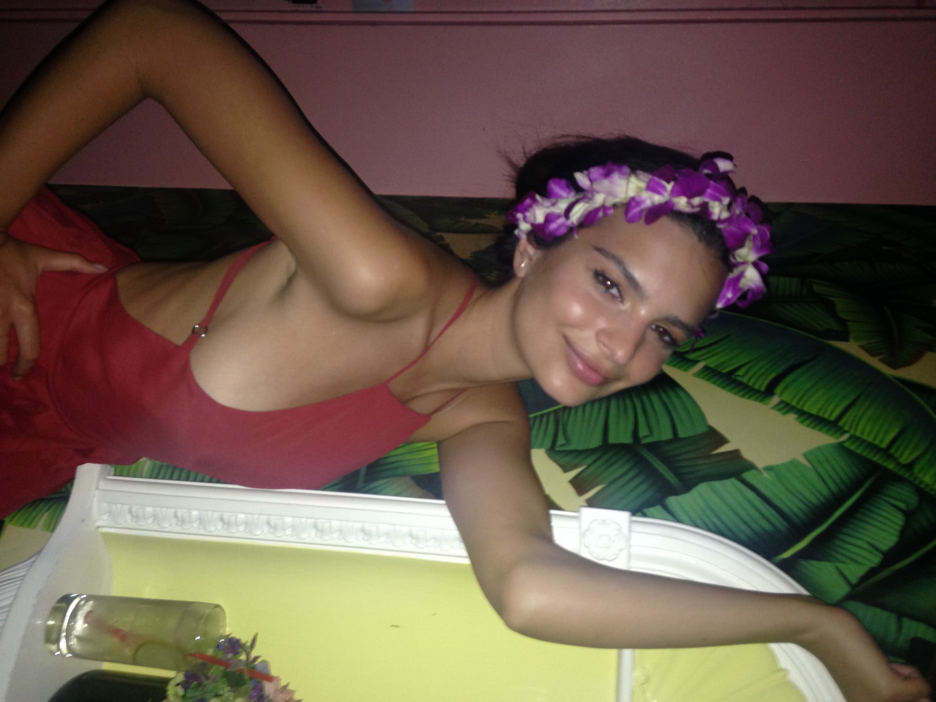 Emily Ratajkowski Nude Sexy brasov