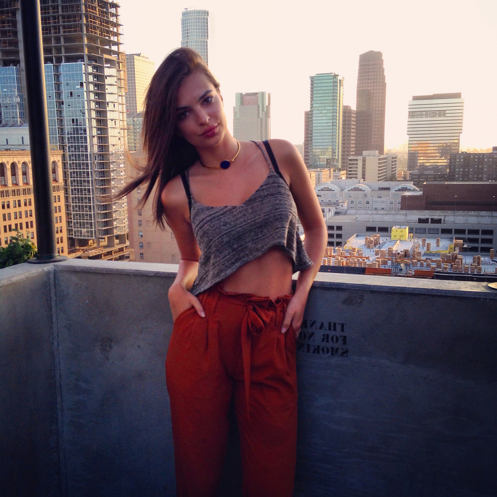 bune Emily Ratajkowski Nude Sexy