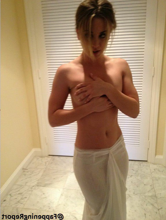 Kaley Cuoco Naked fete jpg Kaley Cuoco Naked fete