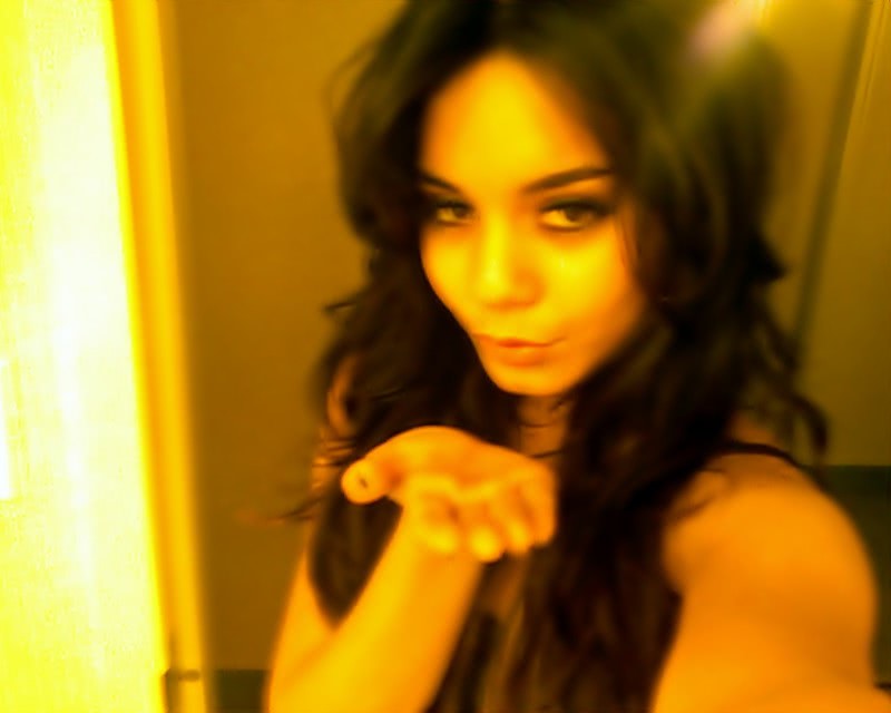 tits Vanessa Hudgens Naked