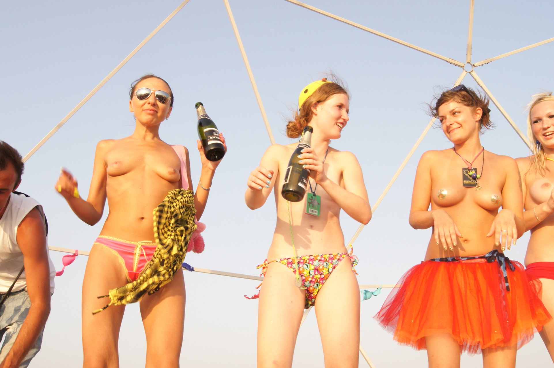 cele mai frumoase fete nud dezbracate