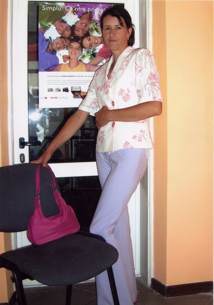 fete singure din petrosani