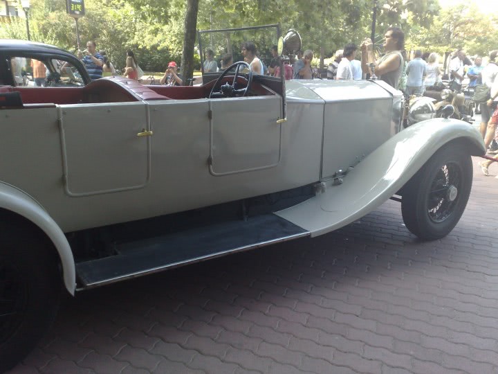 fete care isi vinde virginitatea