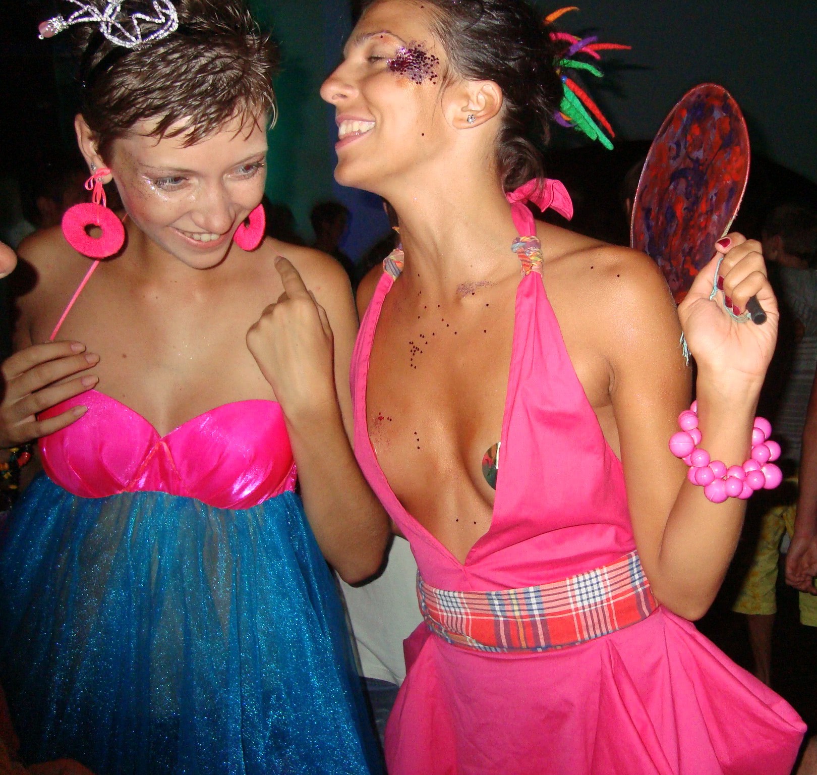 nevasta fata cu pizda rasa se rupe in figuri pe malul marii jpg nevasta fata cu pizda rasa se rupe in figuri pe malul marii