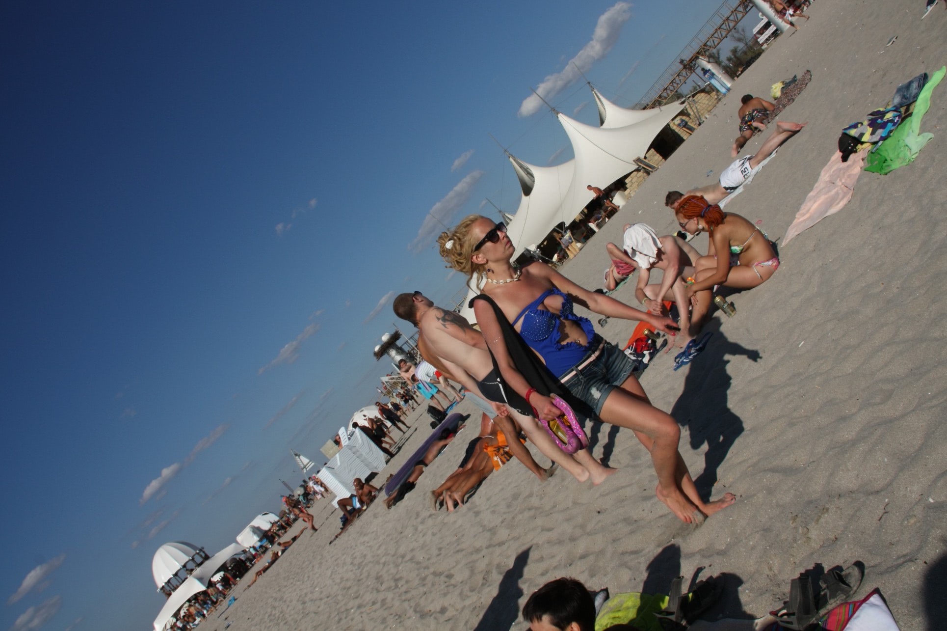 romanca fata cu pizda rasa se rupe in figuri pe malul marii jpg romanca fata cu pizda rasa se rupe in figuri pe malul marii