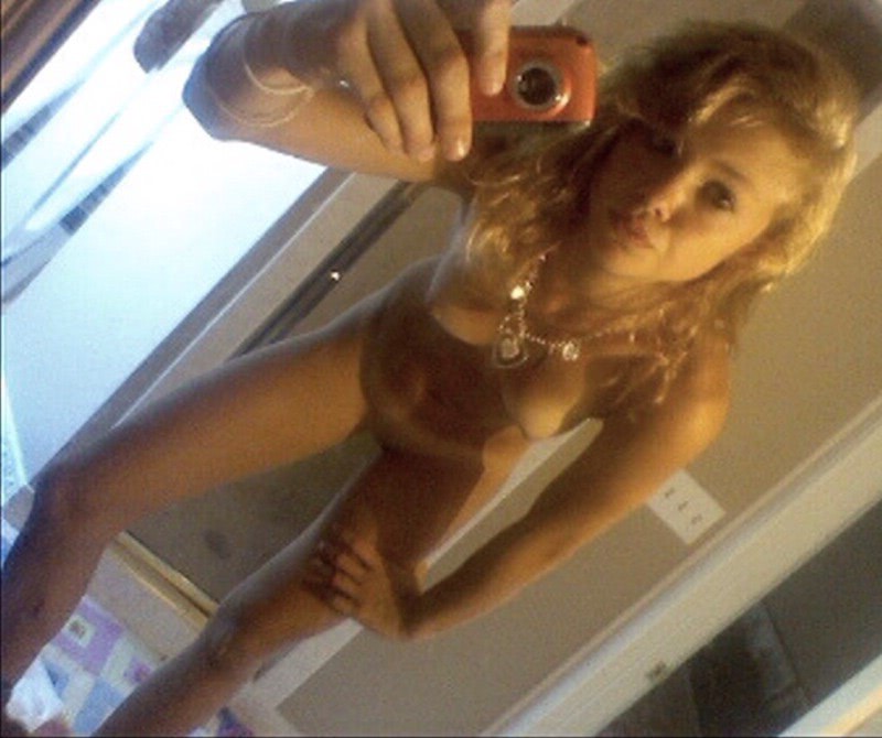 downblouse femei care fac sex din placere