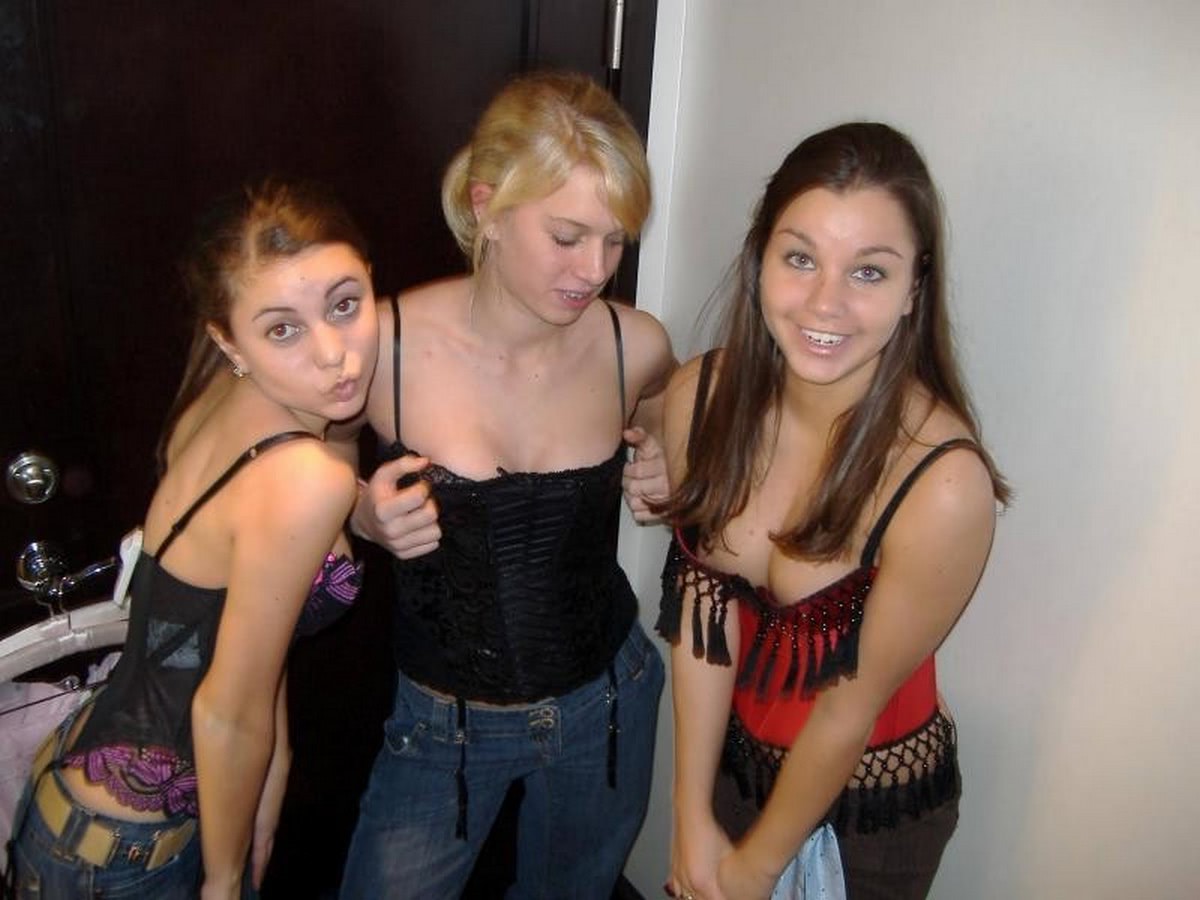 complet femei dezbracate gratis