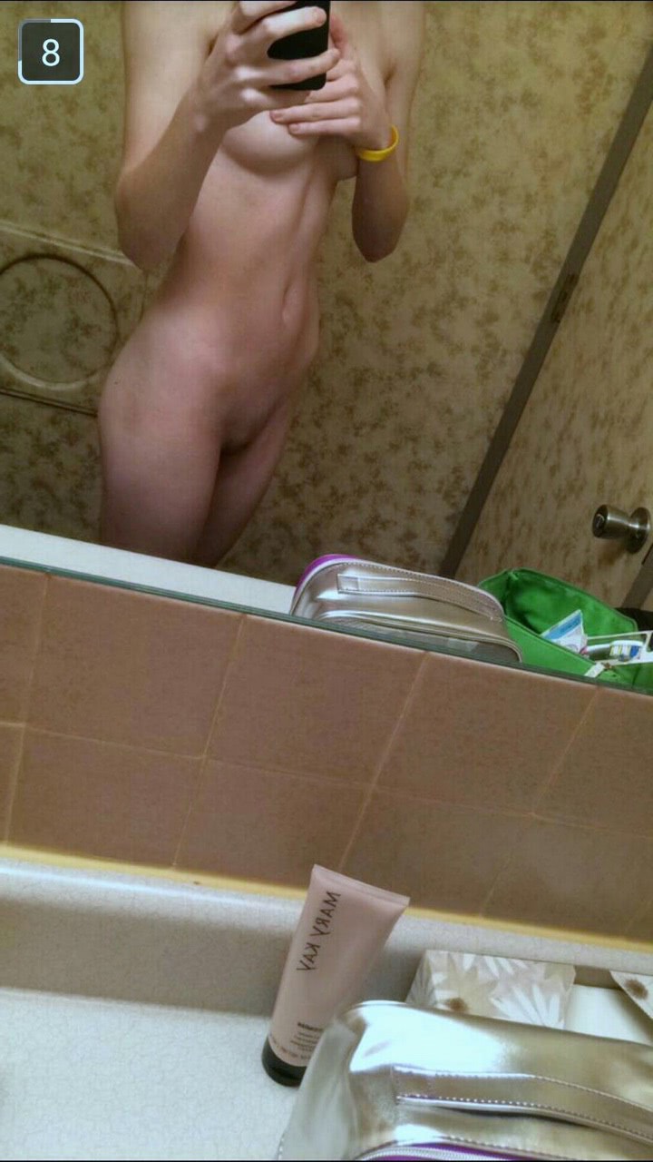 femei goale imagini site