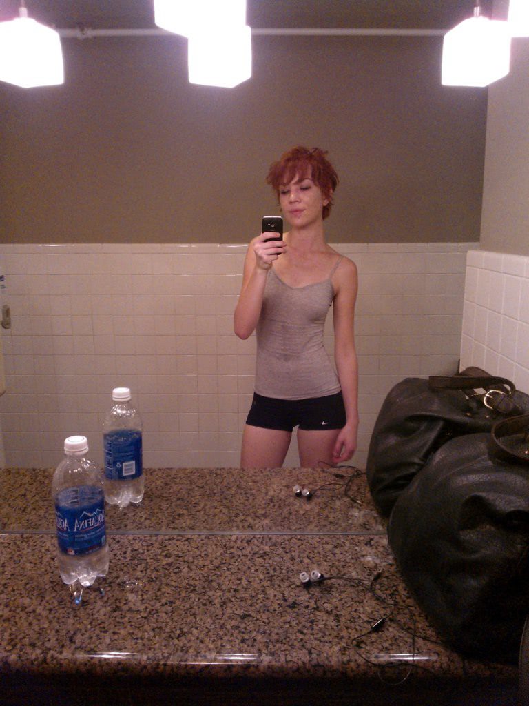 femei nemaritate romania