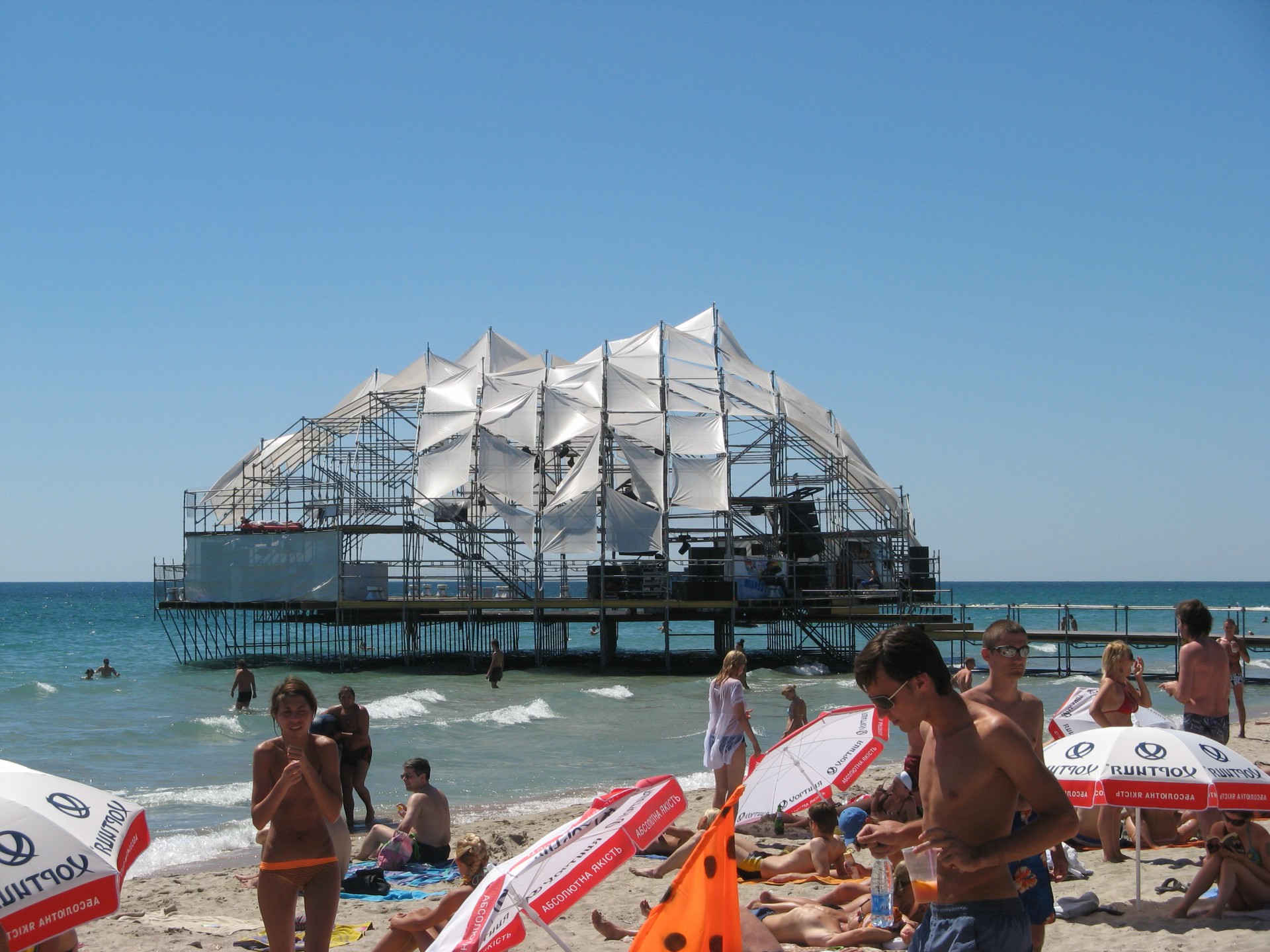 femei nud la plaja dezbracate gratis