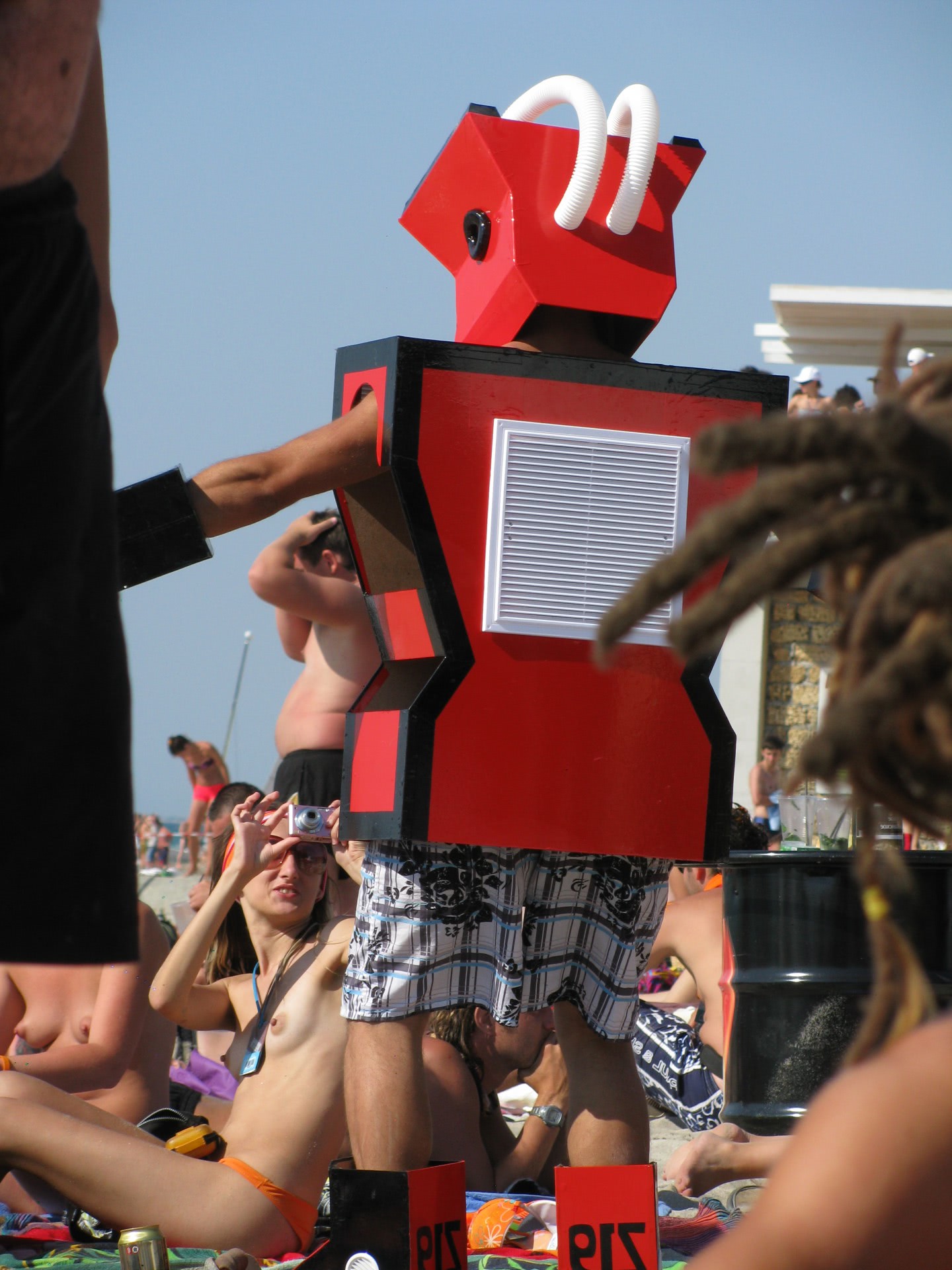 femei nud la plaja dezbracate pitesti