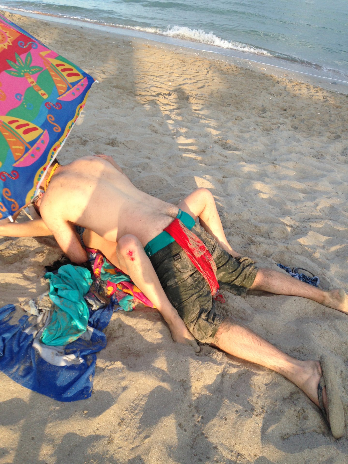 frumoase femei nud la plaja dezbracate