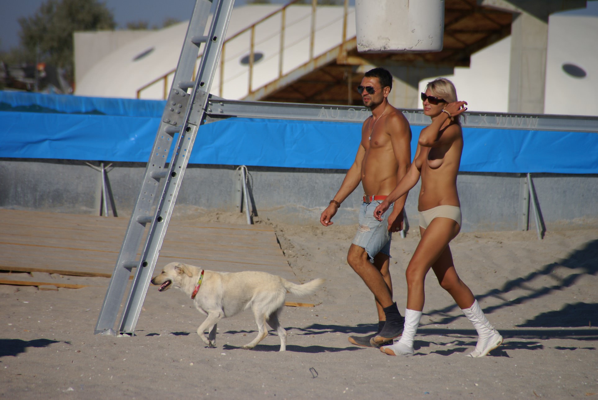 femei plinute goale fete