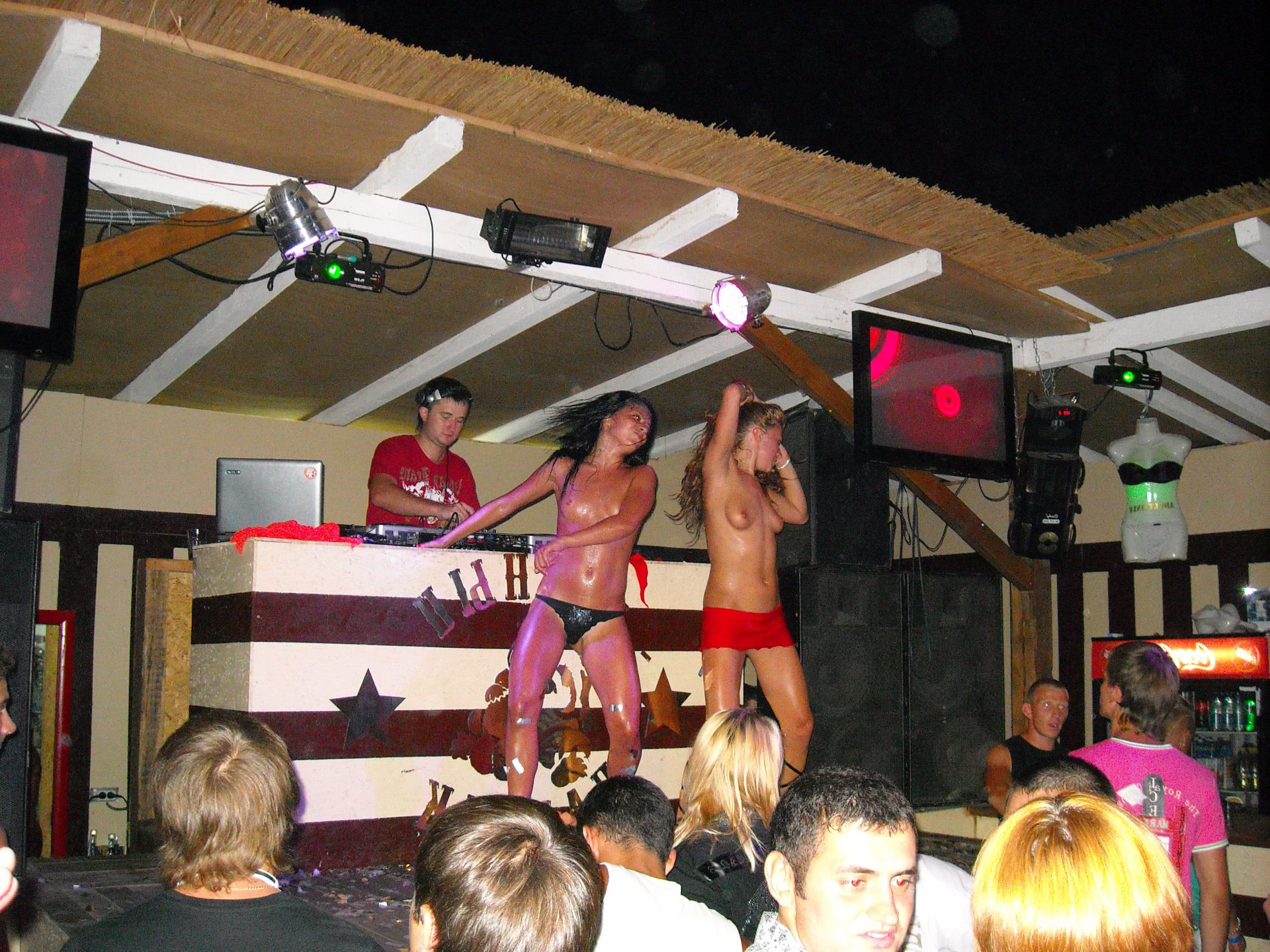 femei plinute goale goala