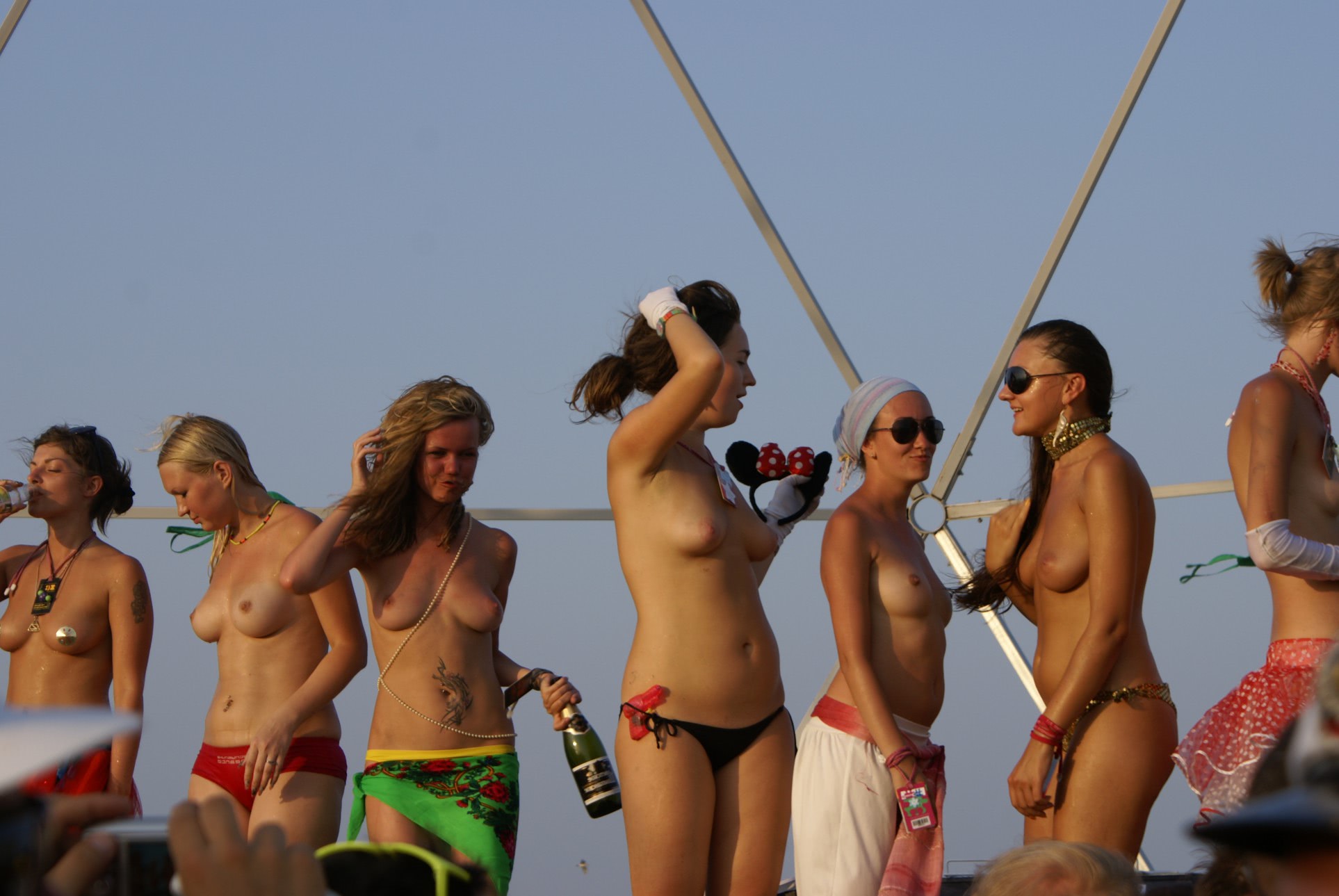 femei plinute goale pitesti