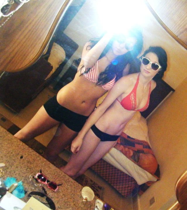 piscina femeie goala jpg piscina femeie goala