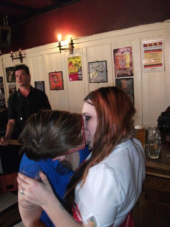 prospatura femeie goala jpg prospatura femeie goala