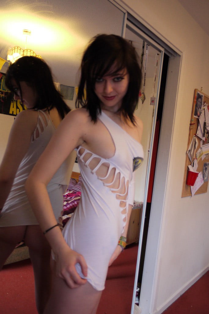 fete bune goale frumoase