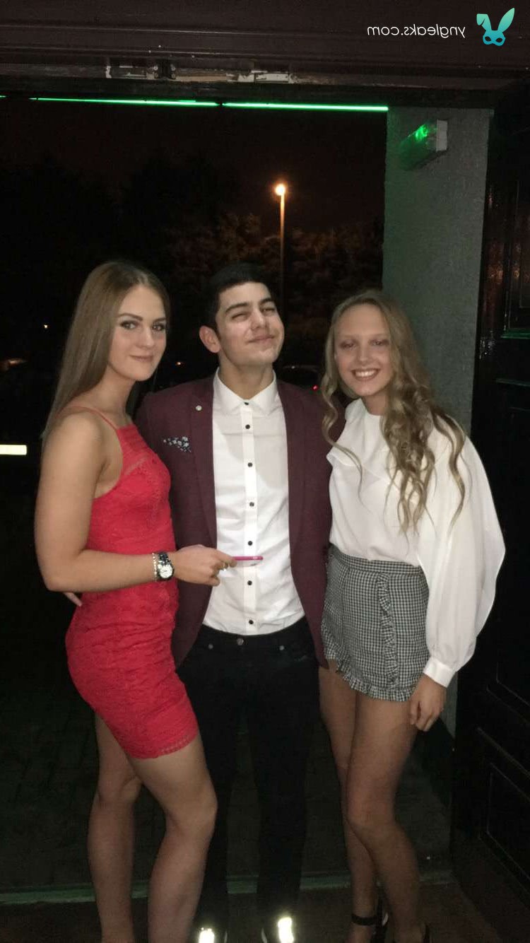 ascuns fete care cauta iubit pe facebook