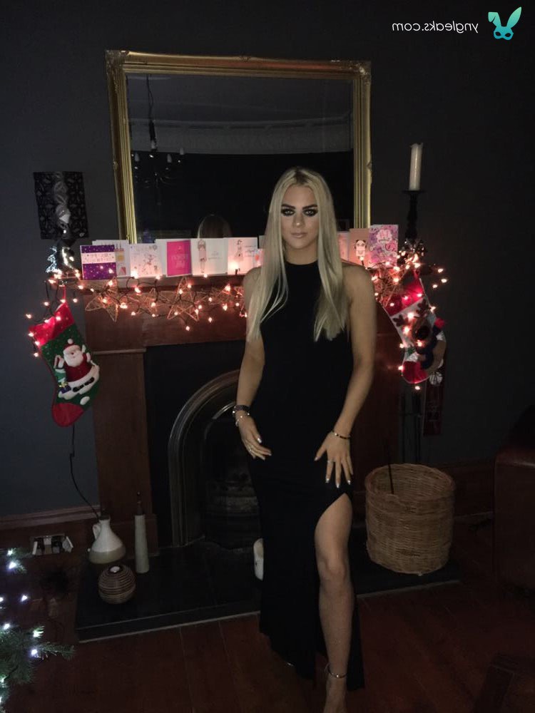 fete care cauta iubit pe facebook curul