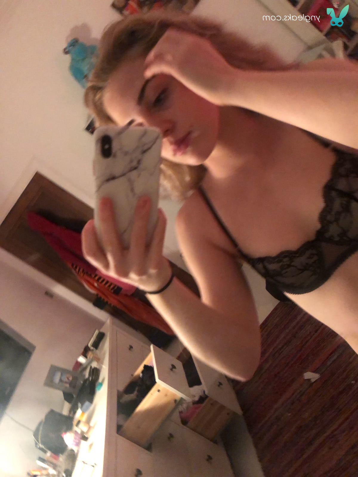 fete care cauta iubit pe facebook iubita