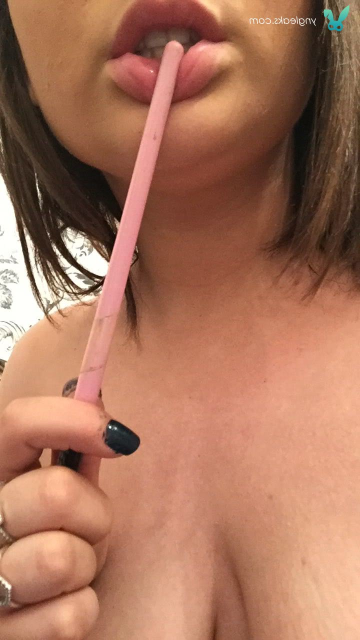 fete care cauta iubit pe facebook poza