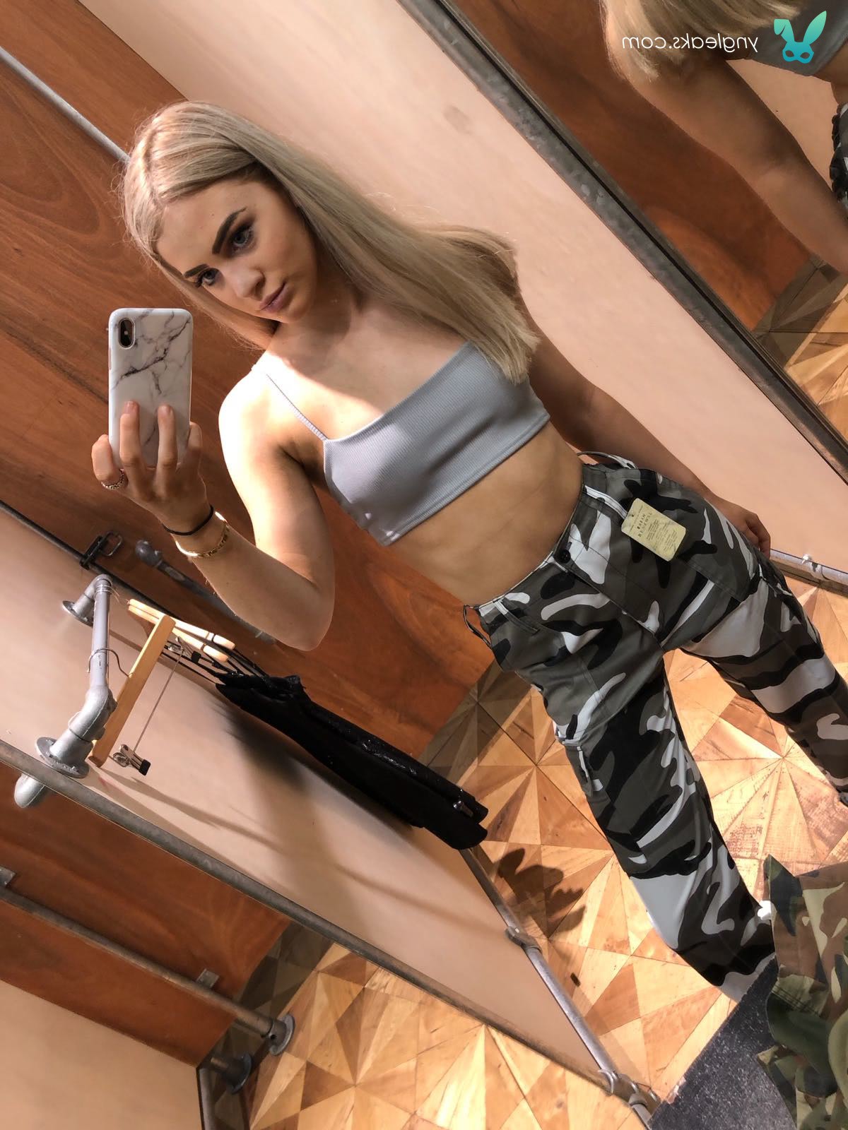 fete care cauta iubit pe facebook romania