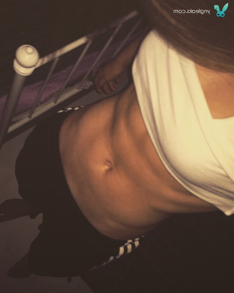 fete care cauta iubit pe facebook soare