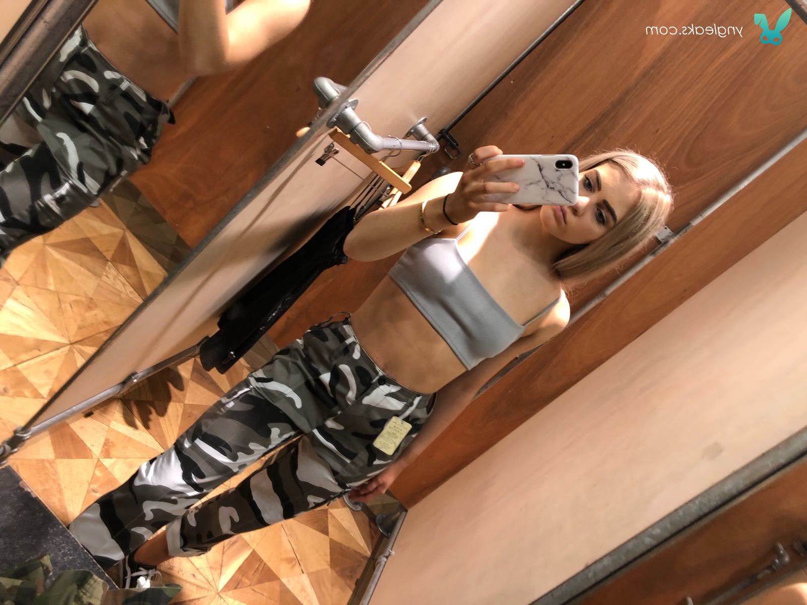 nud fete care cauta iubit pe facebook