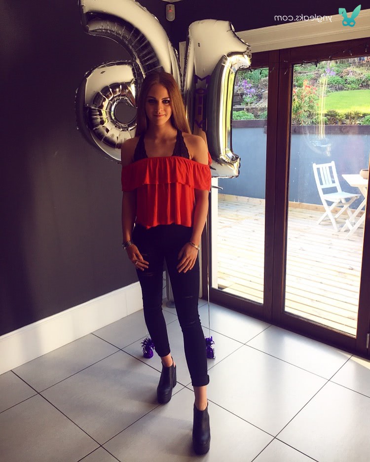 selfie fete care cauta iubit pe facebook