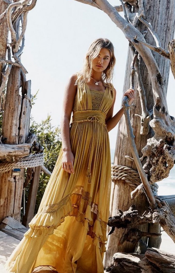 isi filmeaza iubita cum ii suge pula si inghite sperma