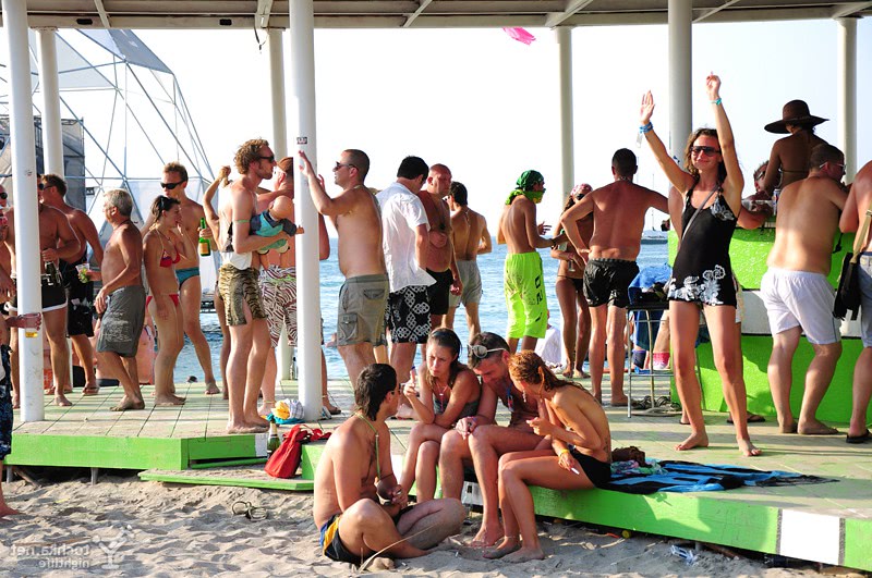 plaja fete goale care fac sex jpg plaja fete goale care fac sex