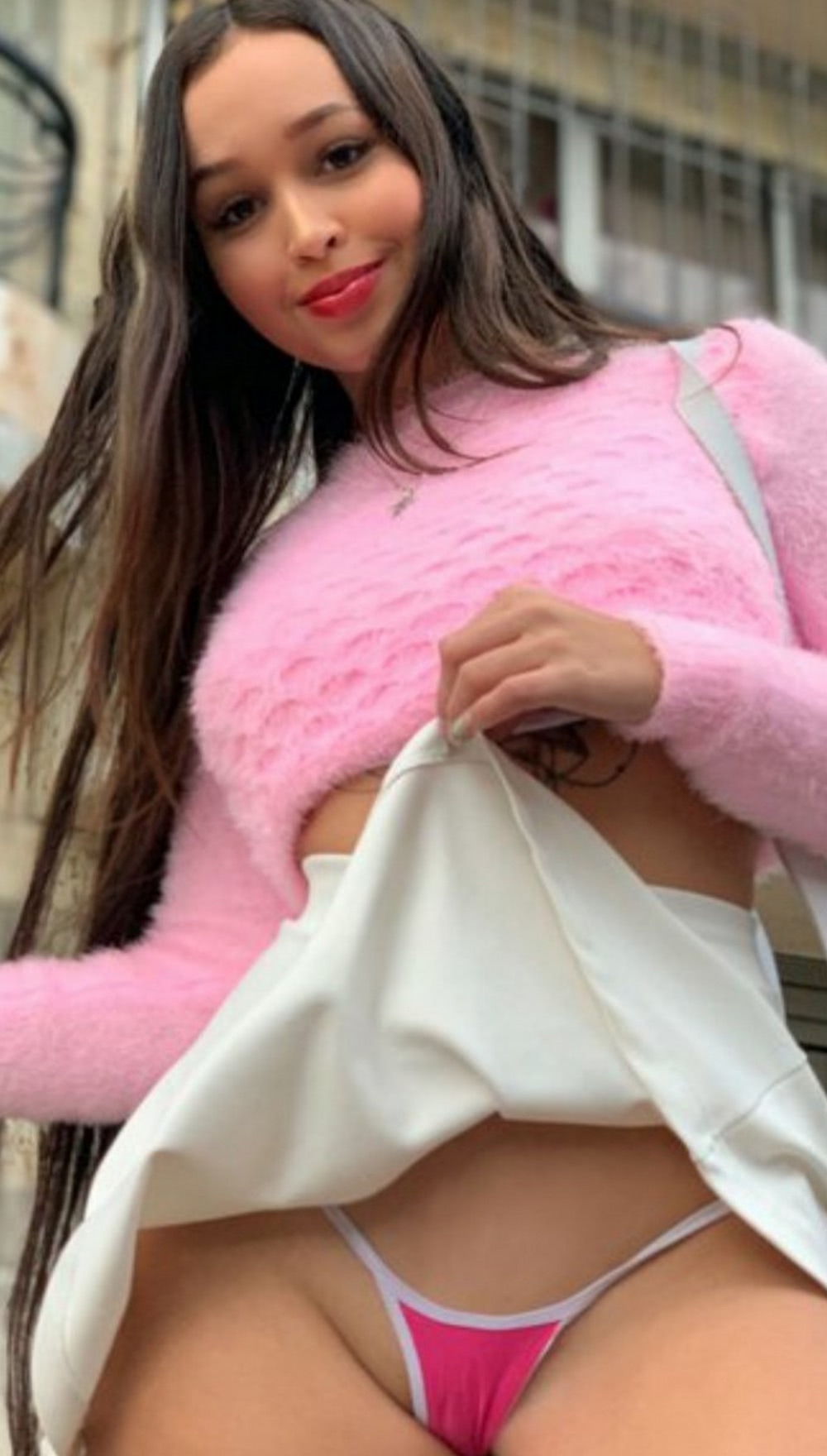 fete in curul gol dragule vrei ceva din frigider