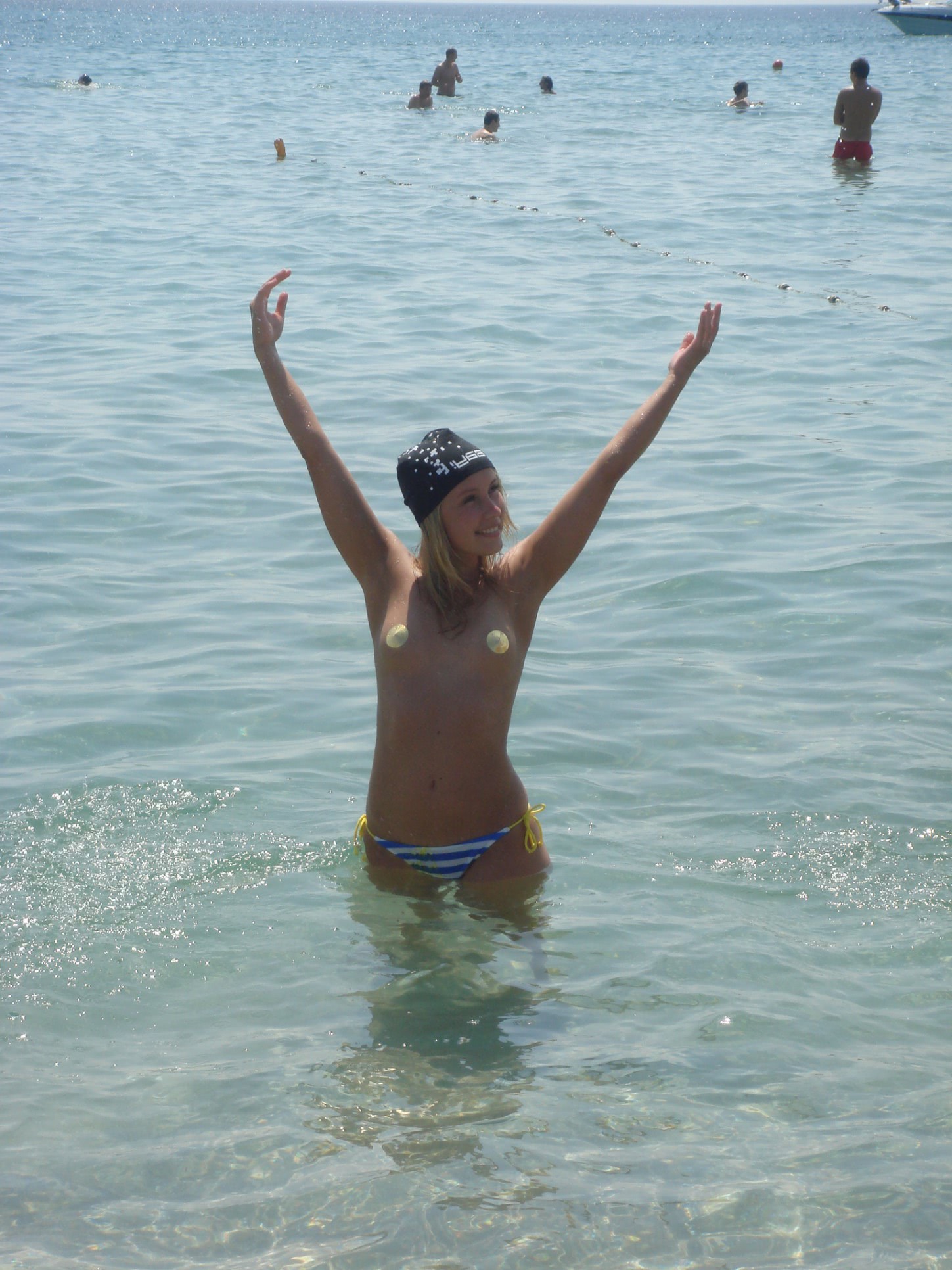 fete goale la mare striptease pe plaja arad