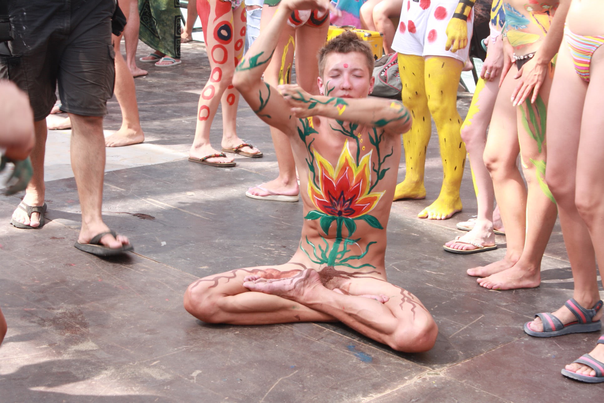 fete goale la mare striptease pe plaja bucuresti