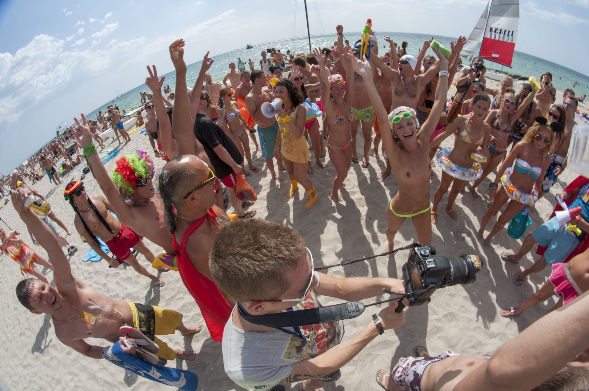 fete goale la mare striptease pe plaja site