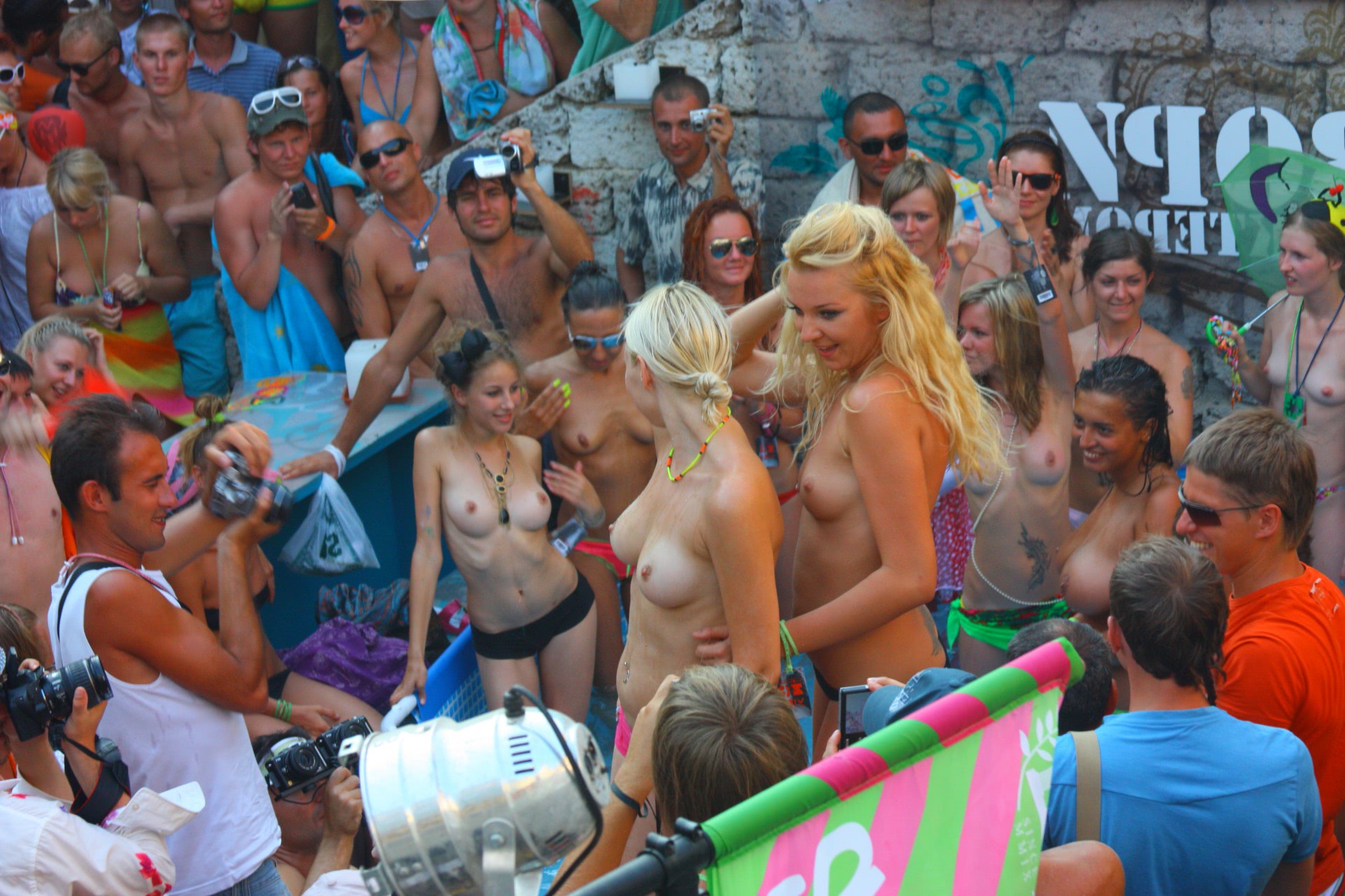 fete goale la nudisti gratis