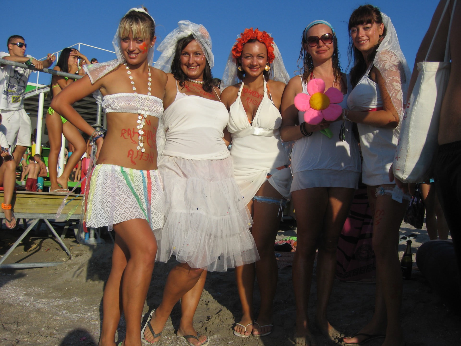 fetele fete goale pe plaja