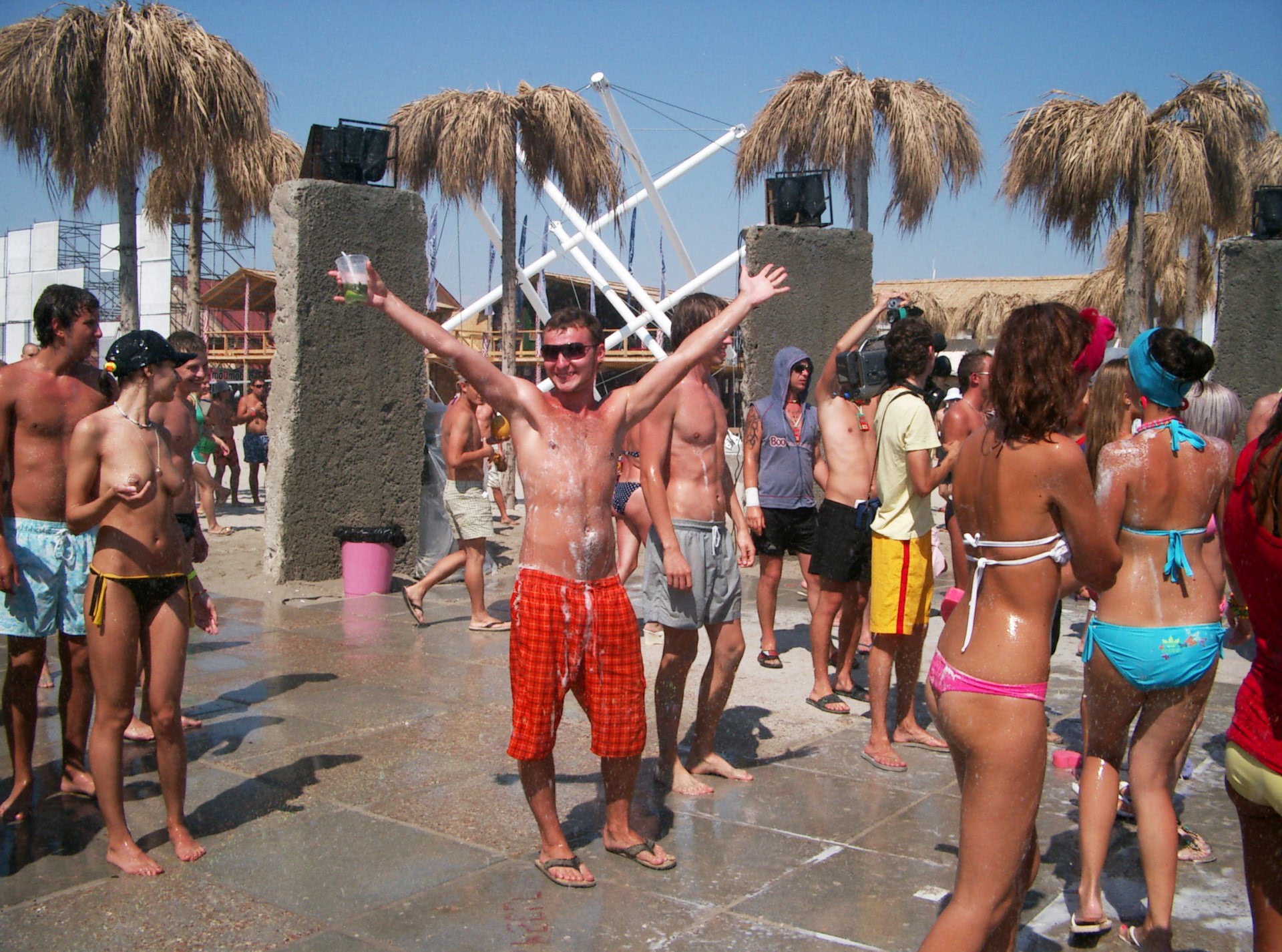 oradea fete goale pe plaja