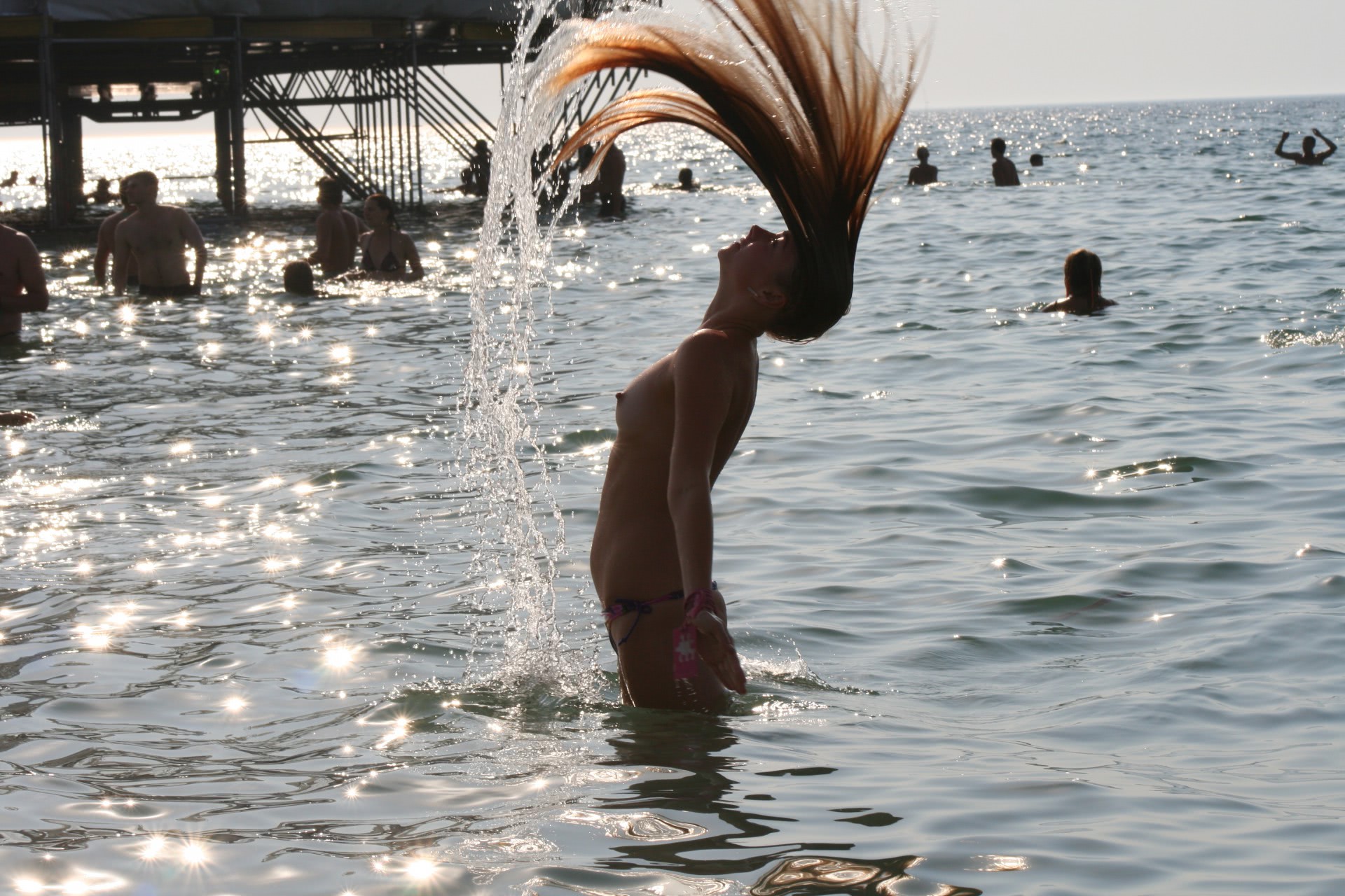 poza fete goale pe plaja vreau sa ma fut pe nisip