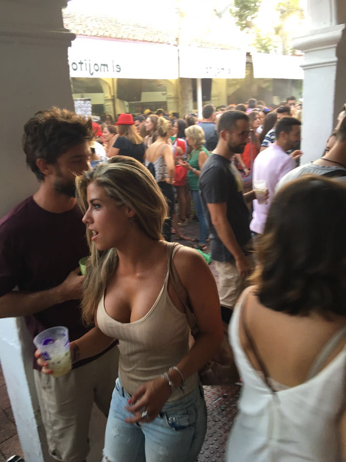 mai fete sexi in pizda goala