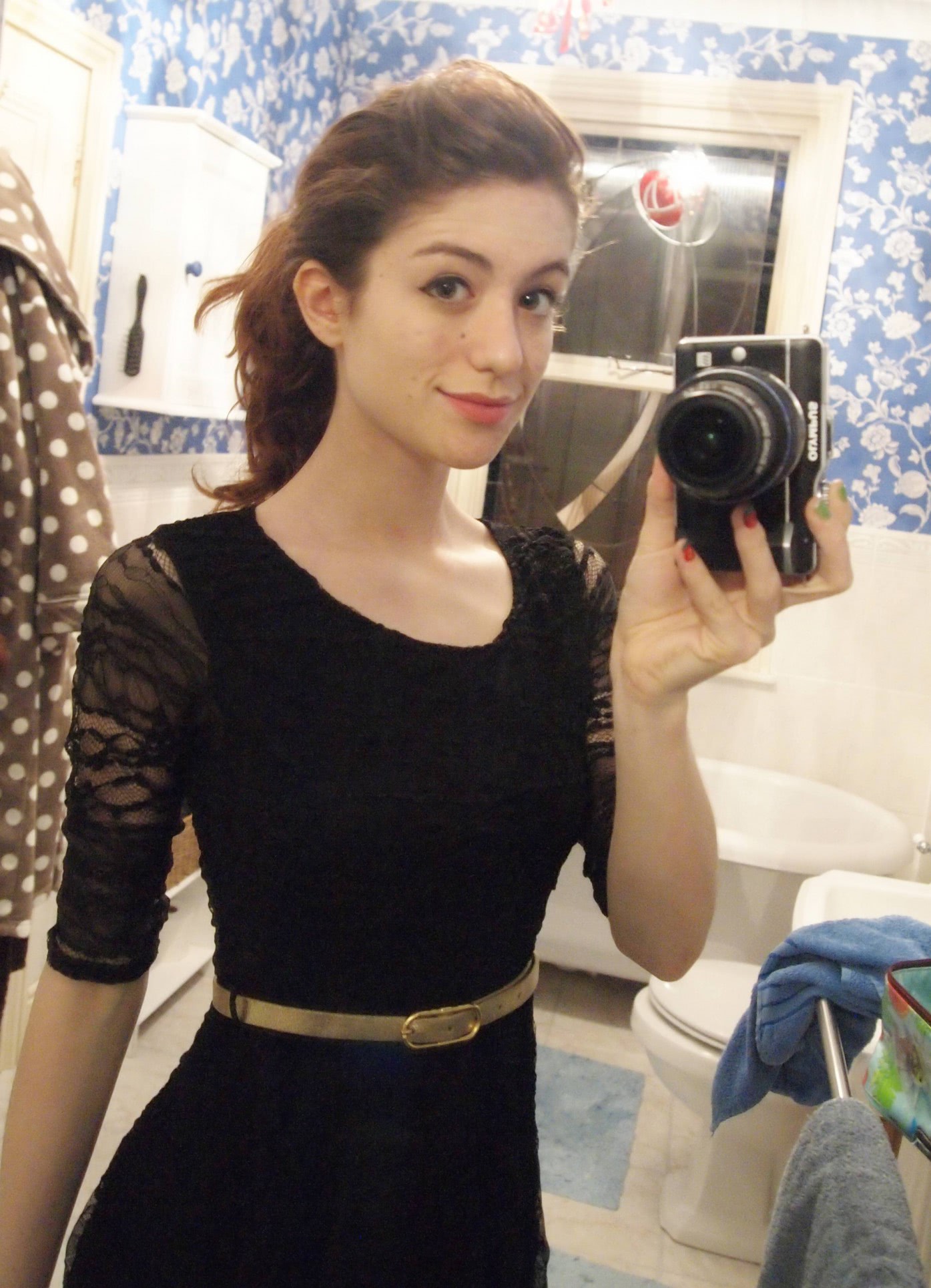 frumoase goale dezbracate