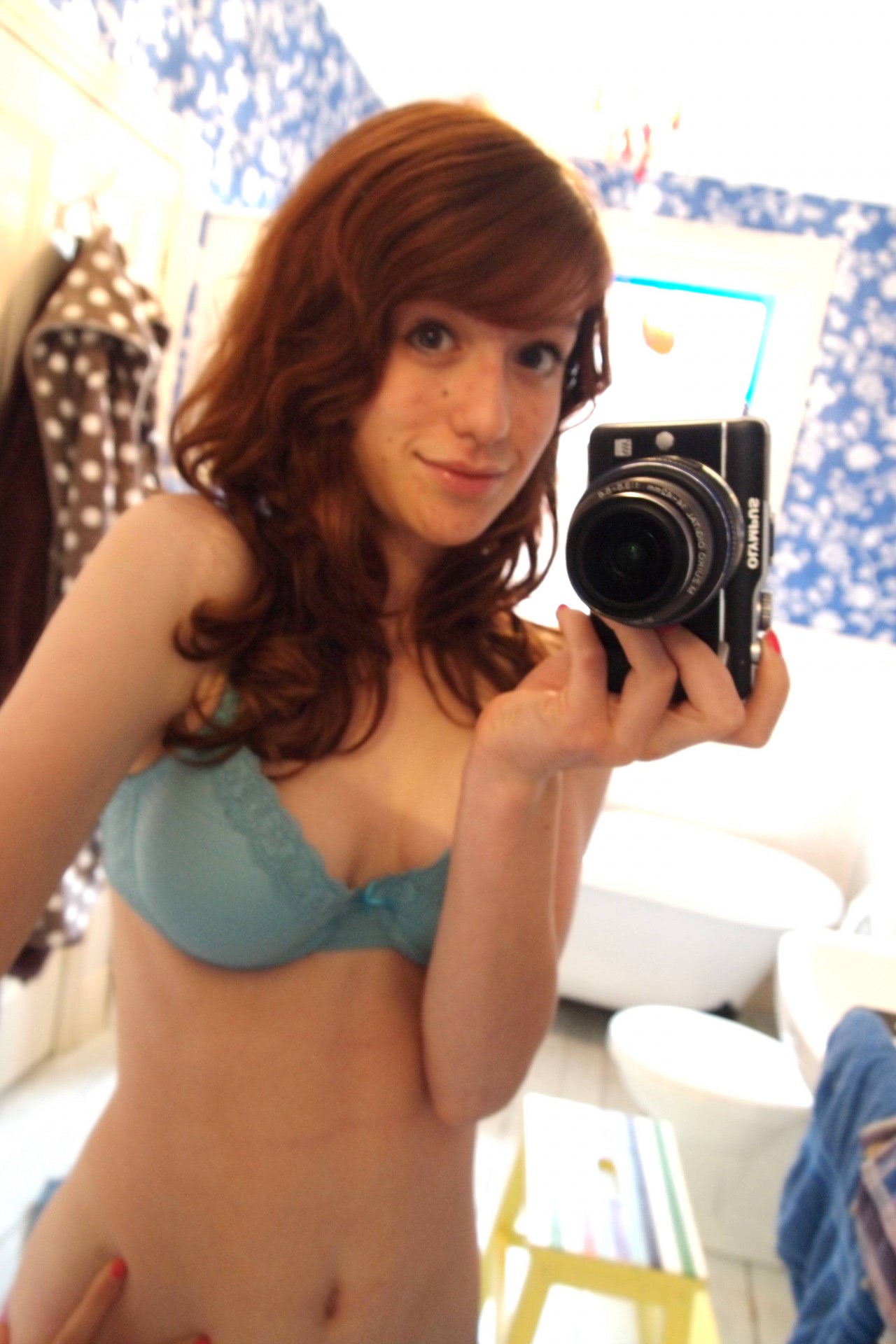 frumoase goale virgine